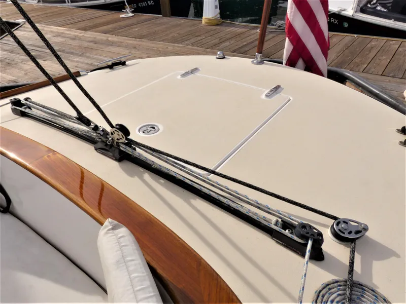 2006 Alerion Express 38