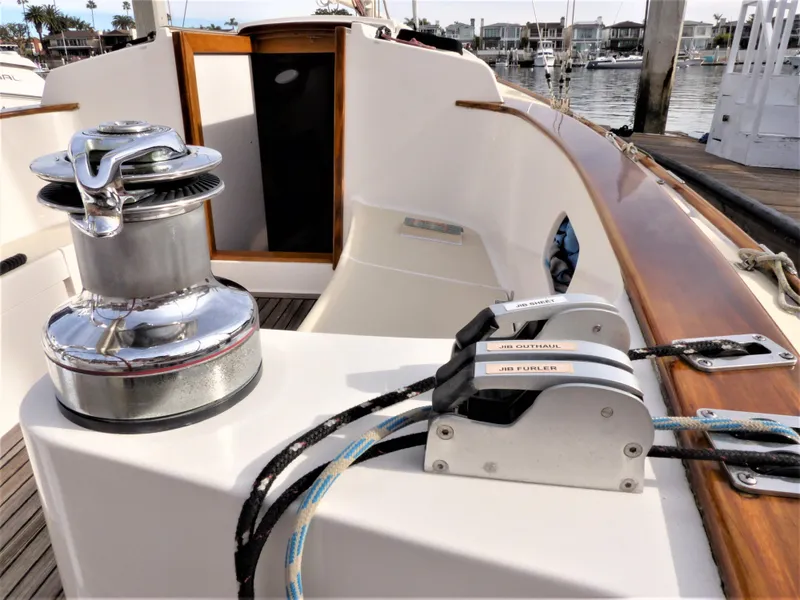 2006 Alerion Express 38