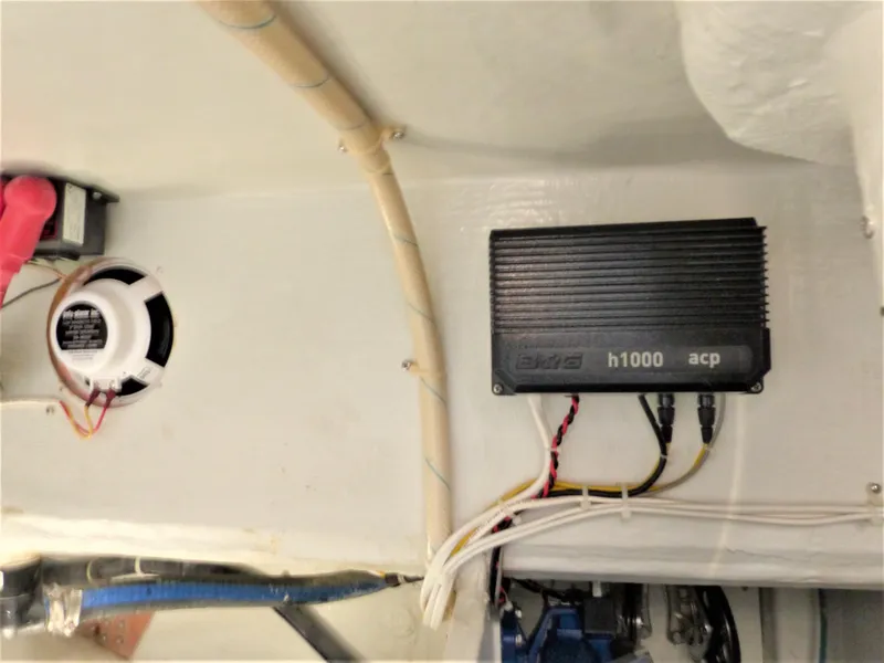 2006 Alerion Express 38