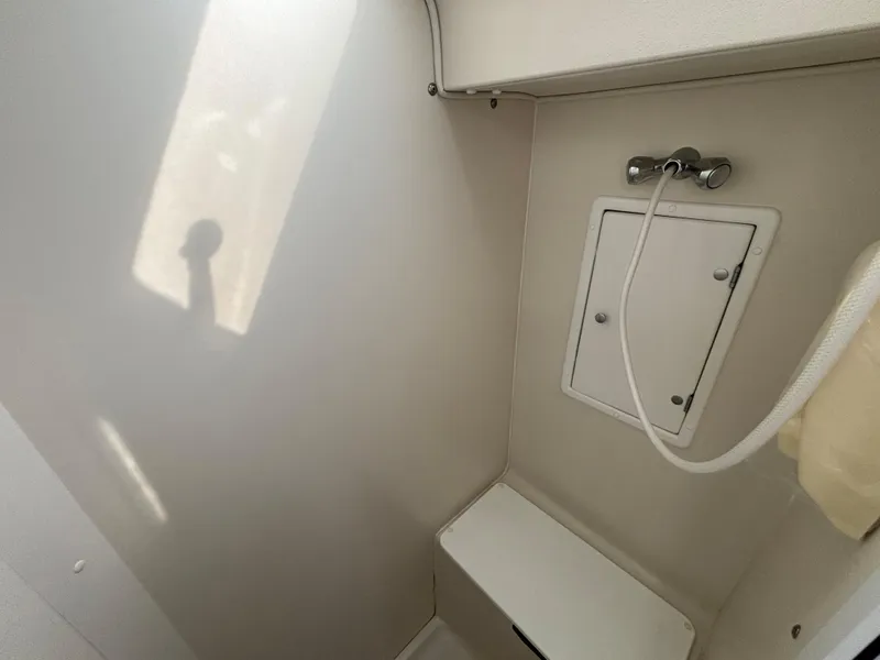Primary Cabin Head 3