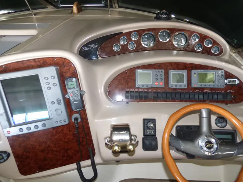 2004 Sea Ray 380 Sundancer