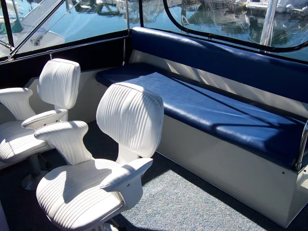 1986 Tollycraft Flybridge Sedan