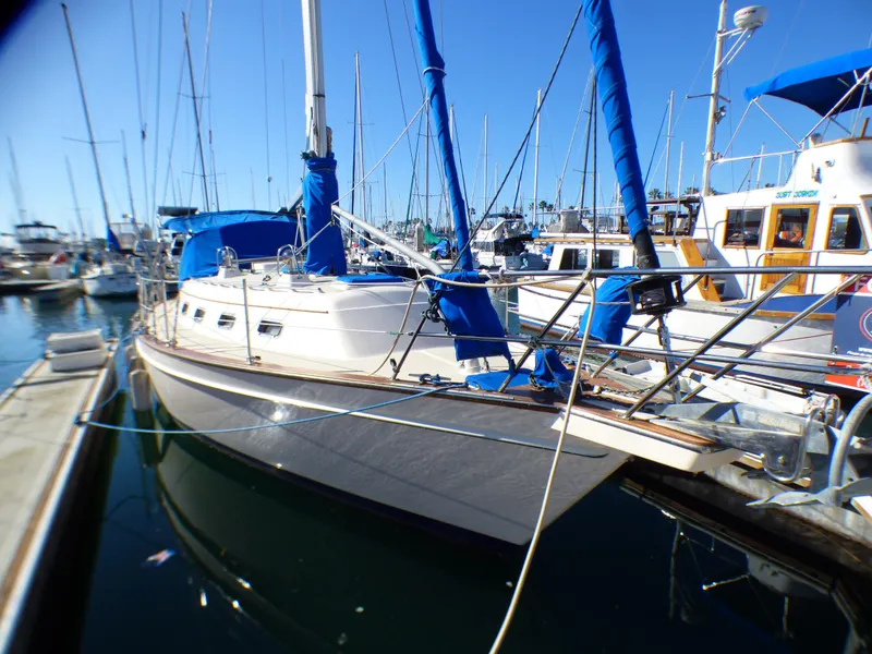 2004 Island Packet 370