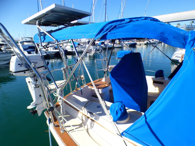2004 Island Packet 370