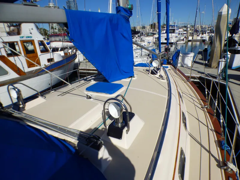 2004 Island Packet 370
