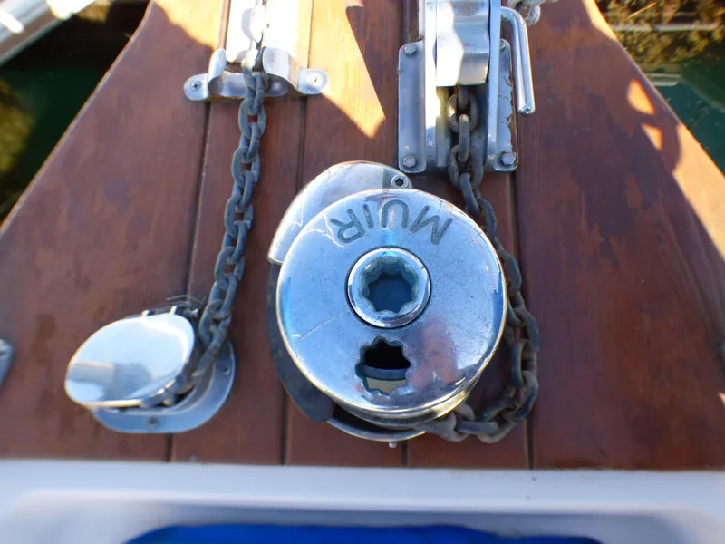 2004 Island Packet 370