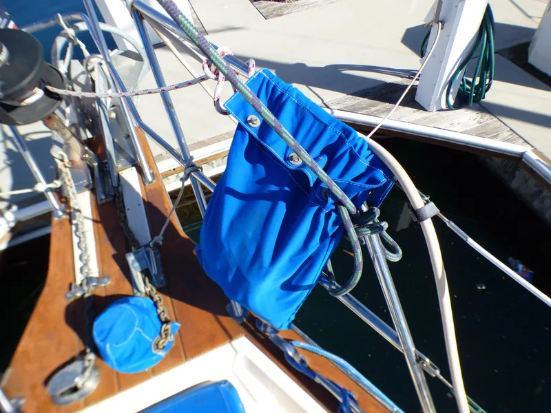 2004 Island Packet 370