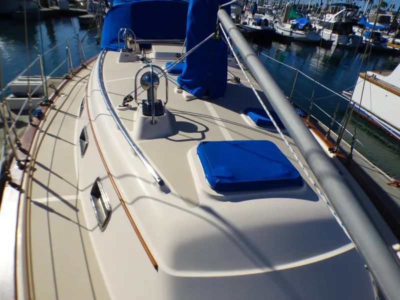 2004 Island Packet 370