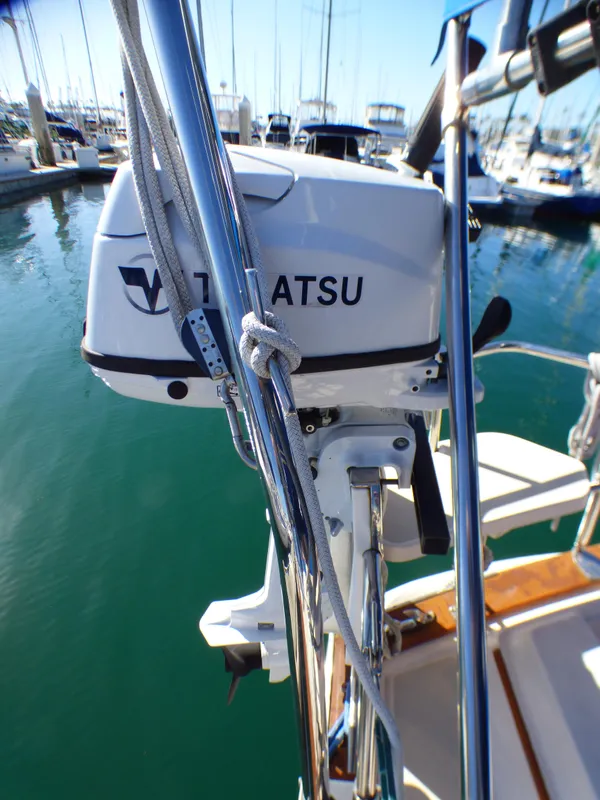 2004 Island Packet 370