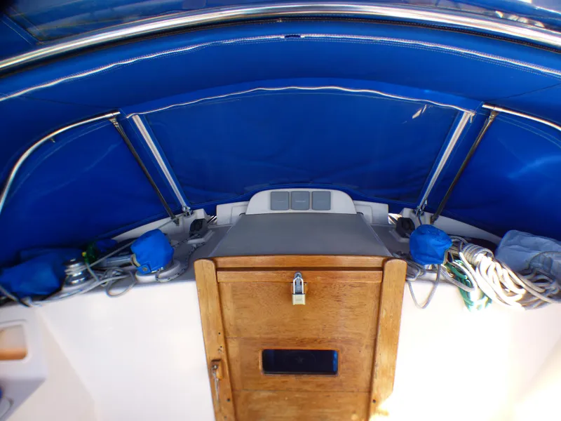 2004 Island Packet 370