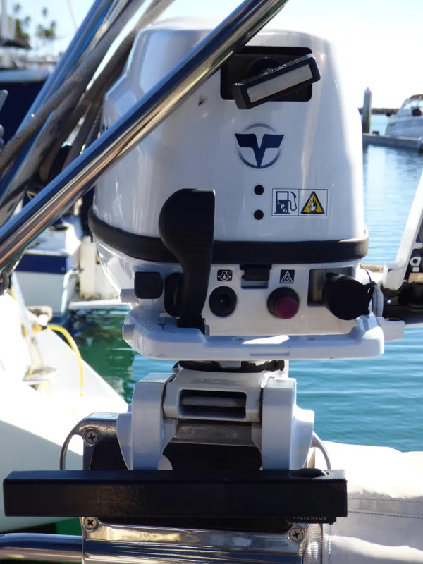 2004 Island Packet 370