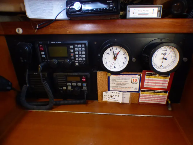2004 Island Packet 370