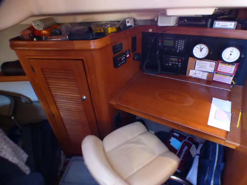 2004 Island Packet 370