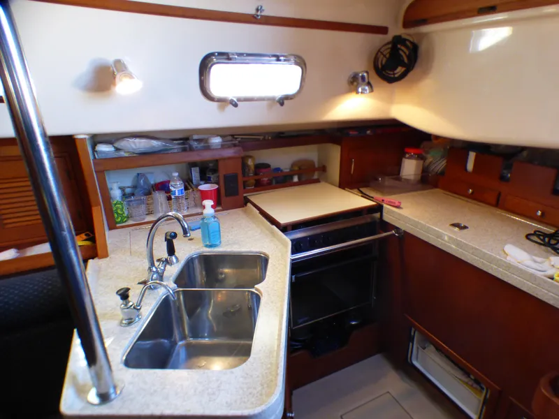 2004 Island Packet 370