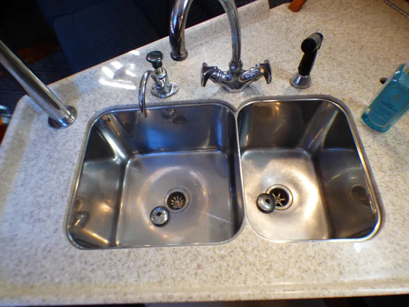 2004 Island Packet 370