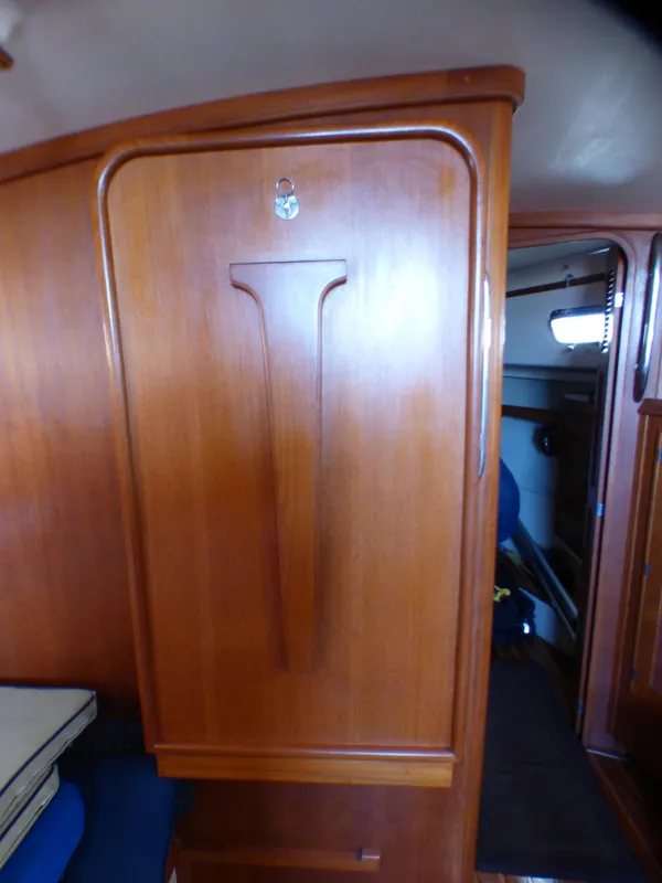 2004 Island Packet 370