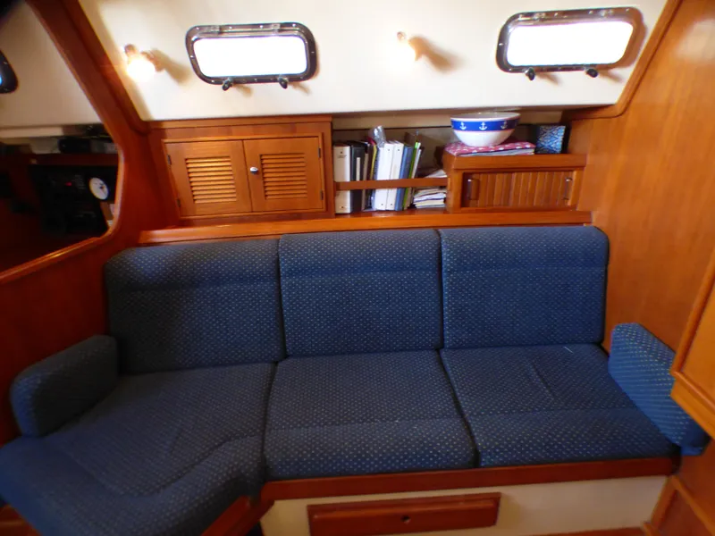 2004 Island Packet 370