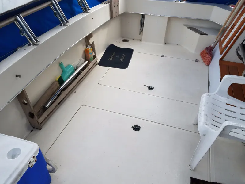 1985 Bayliner 320 Cruiser