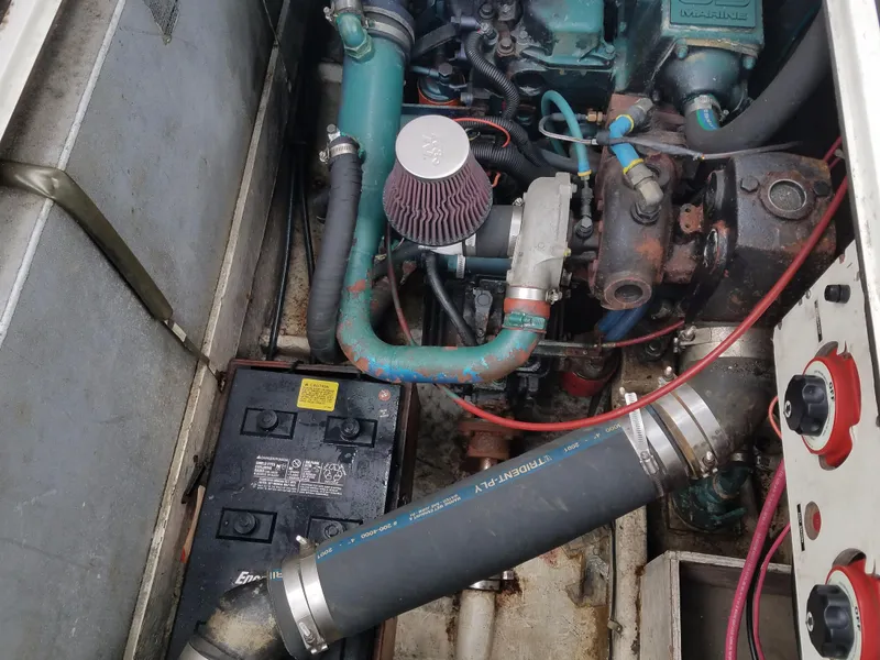 1985 Bayliner 320 Cruiser