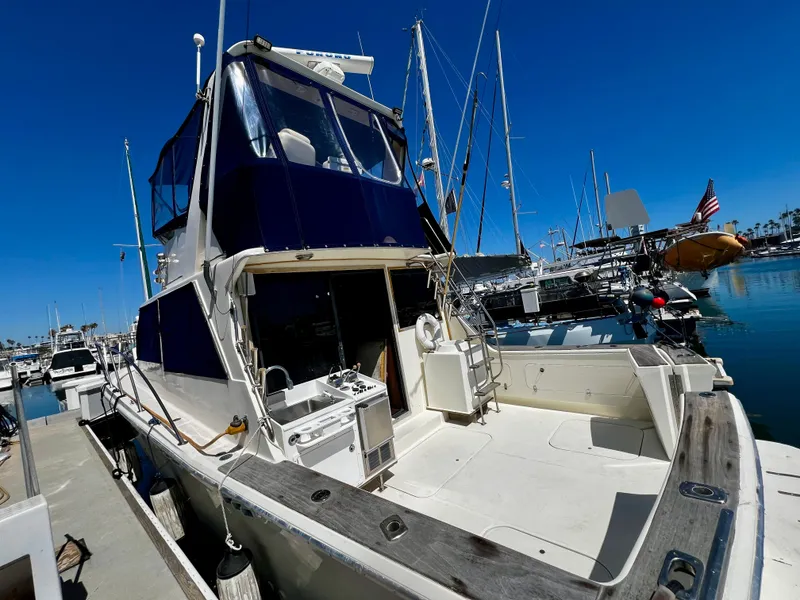 1980 Uniflite 38 Convertible