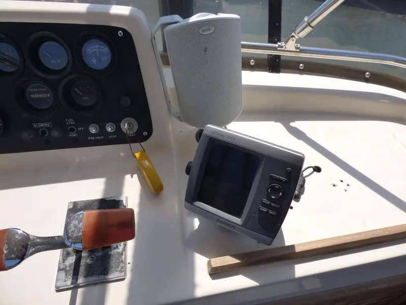 1982 Silverton Aft Cabin Motor Yacht