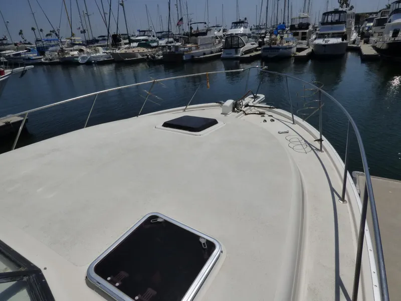 1982 Silverton Aft Cabin Motor Yacht