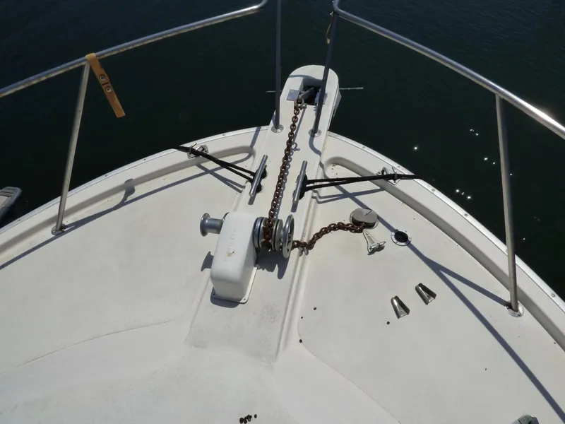 1982 Silverton Aft Cabin Motor Yacht