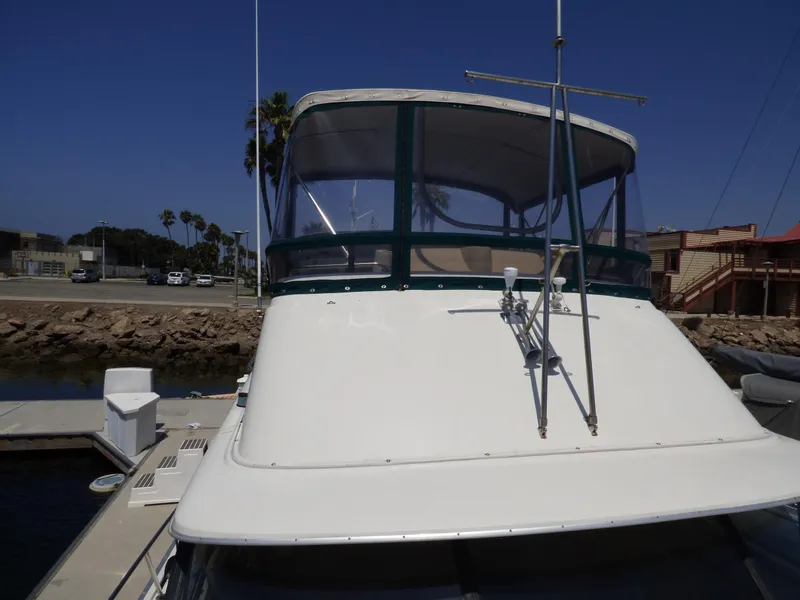 1982 Silverton Aft Cabin Motor Yacht