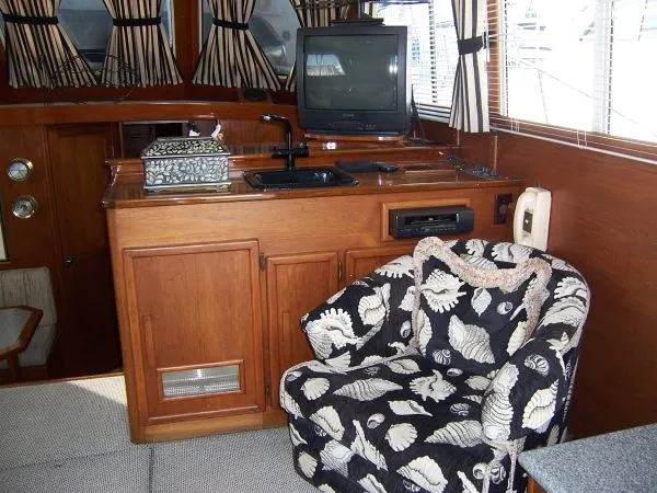 Entertainment center