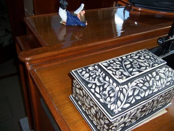 Decorations and woodwork quality
