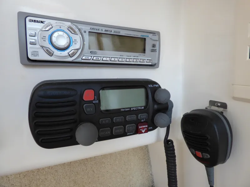 VHF radio - Stereo