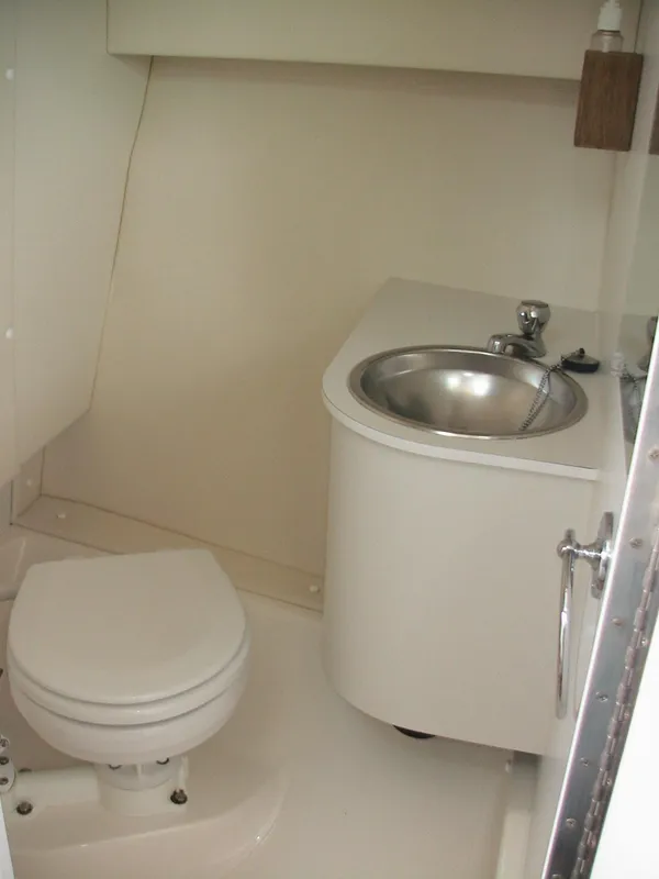 2006 Tiara Yachts Coronet