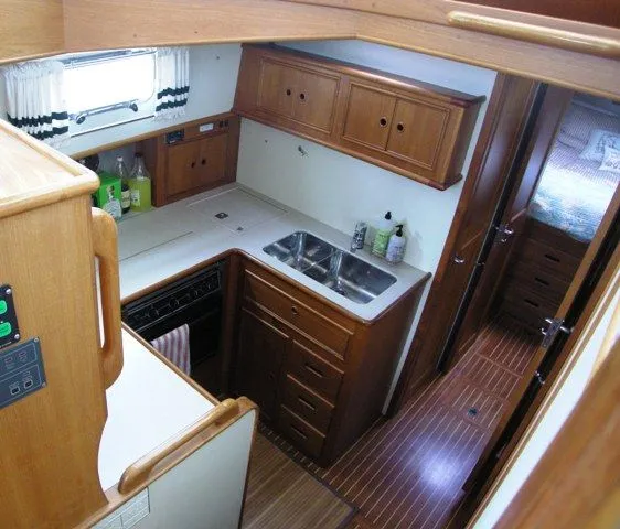 1998 Grand Banks Eastbay Flybridge