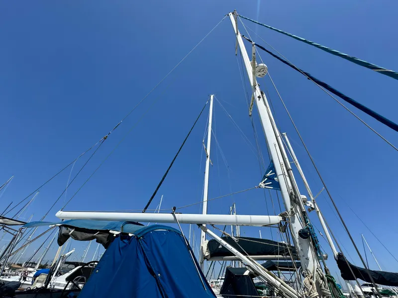 1995 Tayana 48 CENTER COCKPIT