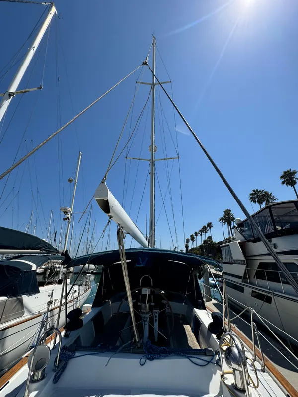 1995 Tayana 48 CENTER COCKPIT