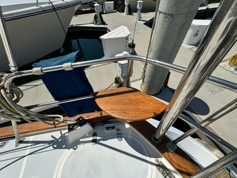1995 Tayana 48 CENTER COCKPIT