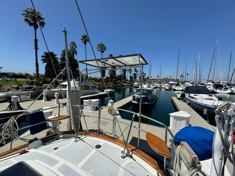 1995 Tayana 48 CENTER COCKPIT