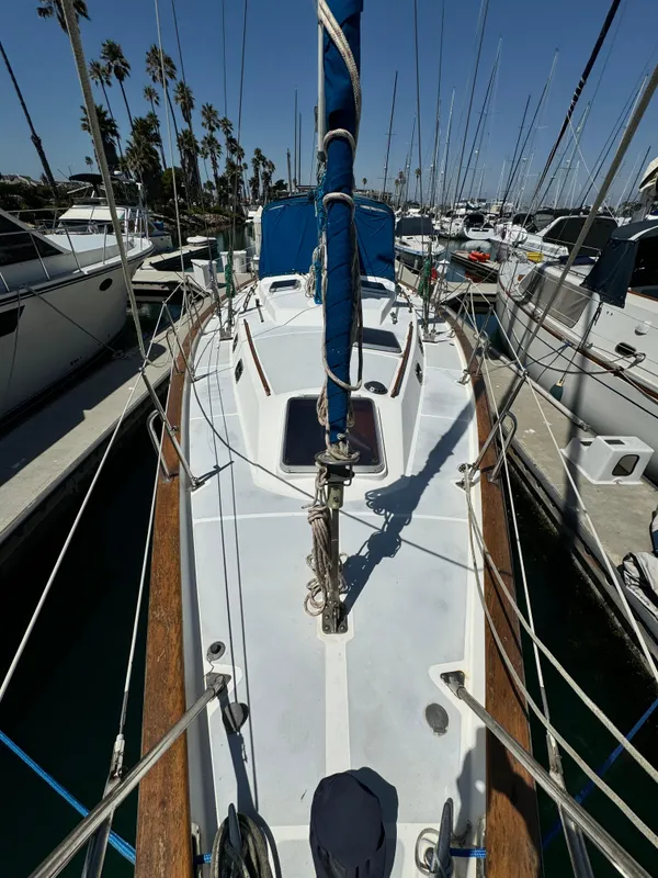 1995 Tayana 48 CENTER COCKPIT