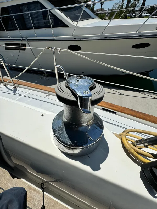1995 Tayana 48 CENTER COCKPIT