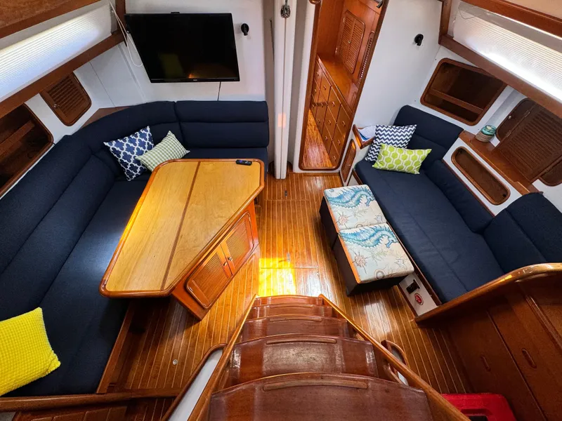 1995 Tayana 48 CENTER COCKPIT