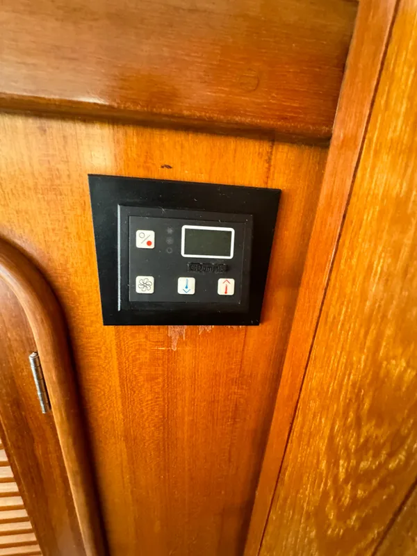 1995 Tayana 48 CENTER COCKPIT