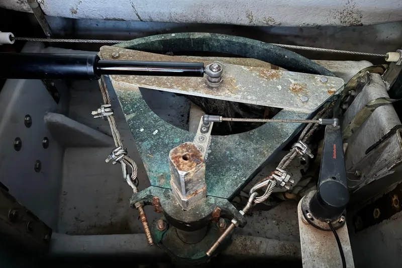 1995 Tayana 48 CENTER COCKPIT