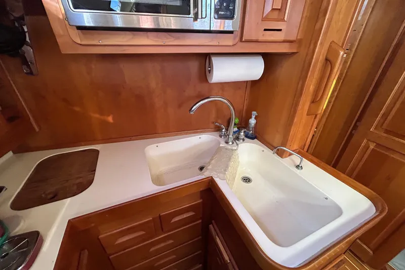 Close up on Countertop and Sinks