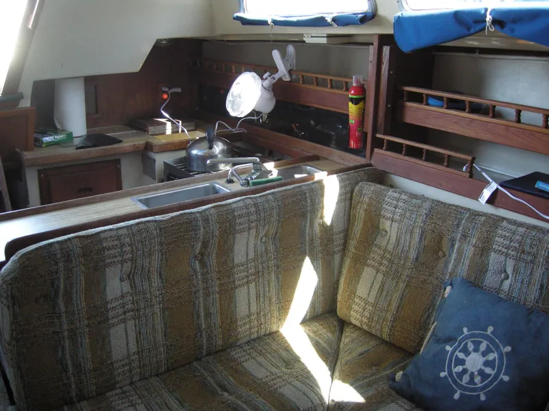 Port Settee/Dinette