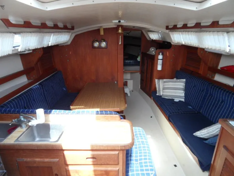 1985 Catalina 30
