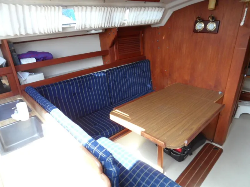 1985 Catalina 30