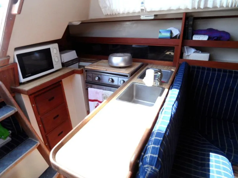 1985 Catalina 30