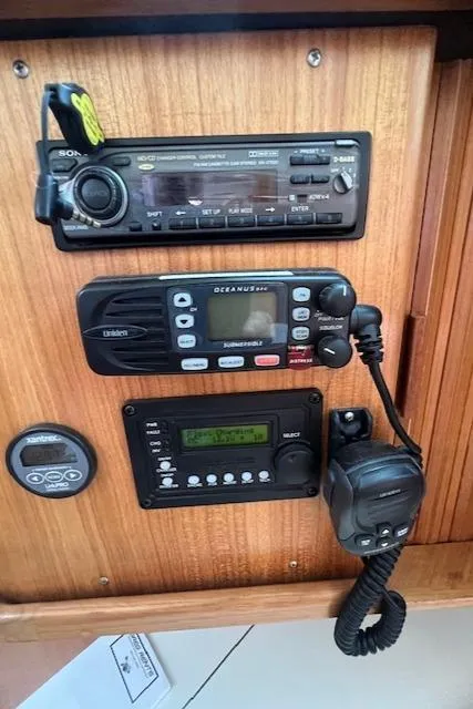 Stereo/VHF/Inverter Remote Panel
