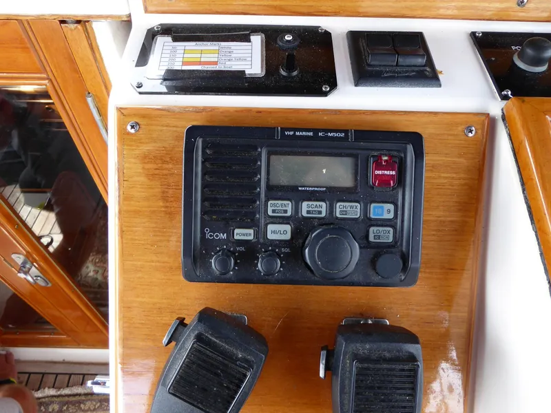 1997 Grand Banks Eastbay 38 EX