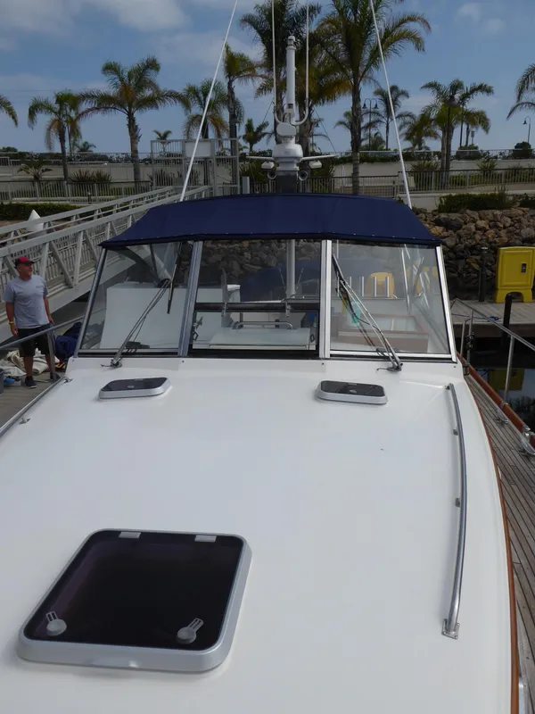 1997 Grand Banks Eastbay 38 EX